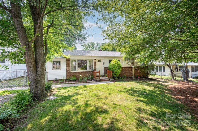 189 Onteora Blvd, Asheville, NC 28803 - single story home with brick siding