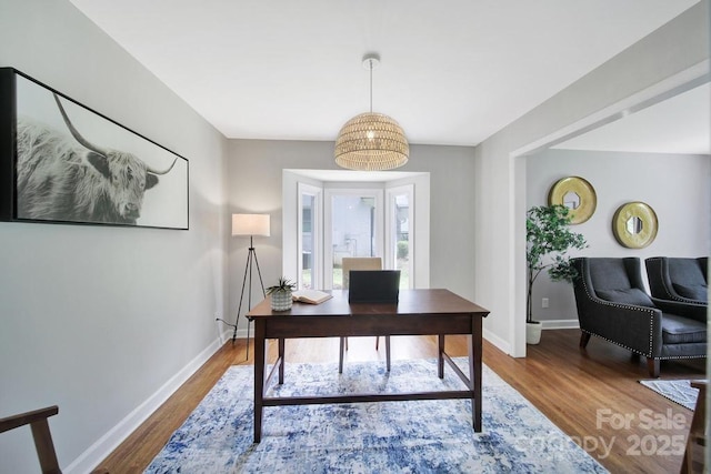 3800 Lovett Cir, Charlotte, NC 28210 - office area featuring wood finished floors and baseboards