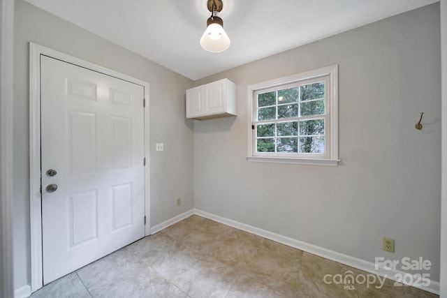 3800 Lovett Cir, Charlotte, NC 28210 - washroom with baseboards