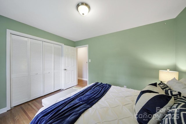 3800 Lovett Cir, Charlotte, NC 28210 - bedroom featuring wood finished floors and a closet
