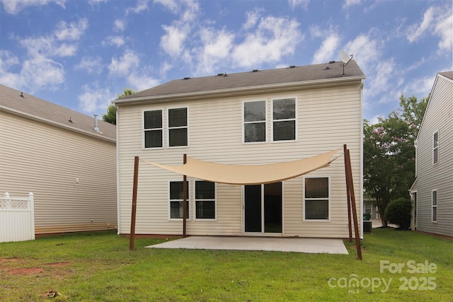 7623 Monarch Birch Ln, Charlotte, NC 28215 - rear view of house with a patio area