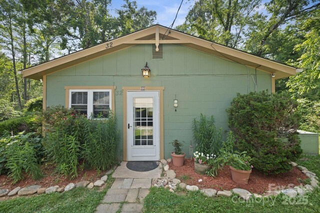 32 Roberts St, Fletcher, NC 28732 - view of front of house