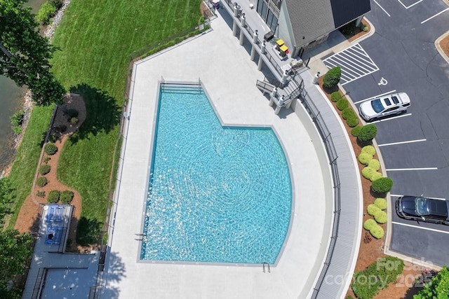 7881 Mariners Pointe Cir, Denver, NC 28037 - drone / aerial view of a pool
