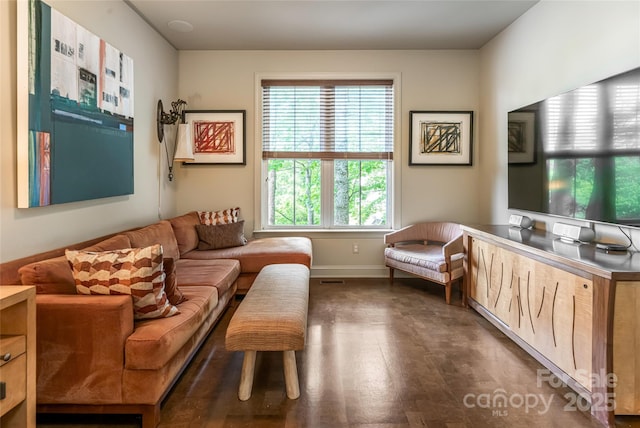 7 White Palmer Ct, Biltmore Lake, NC 28715 - living area with baseboards and wood finished floors