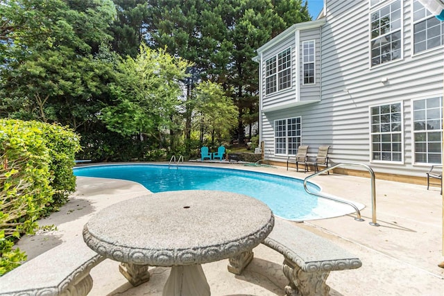 7704 Ninth Fairway Ln, Mint Hill, NC 28227 - swimming pool with a patio