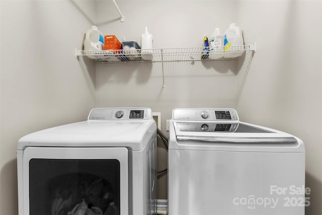 4612 Maple Crest Pl, Harrisburg, NC 28075 - laundry area featuring washing machine and clothes dryer