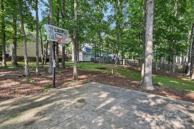 10311 Windtree Ln, Charlotte, NC 28215 - view of patio / terrace