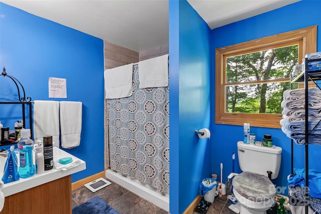 252 Idylwild Ln, Black Mountain, NC 28711 - bathroom featuring a shower with shower curtain