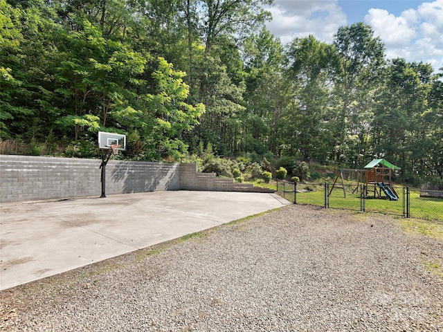 31 Rory Phillips Vw, Candler, NC 28715 - view of patio with community basketball court