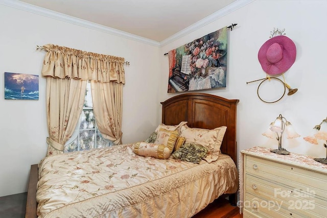 387 Goodview Dr, Hendersonville, NC 28792 - bedroom featuring crown molding