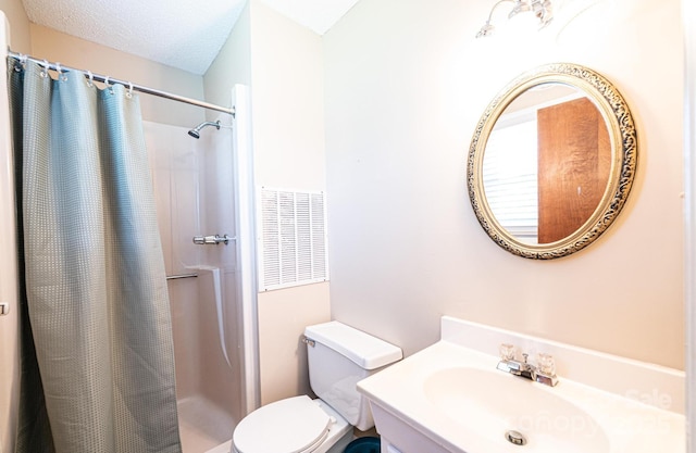 2031 36th St NE, Hickory, NC 28601 - full bathroom featuring toilet, curtained shower, and vanity