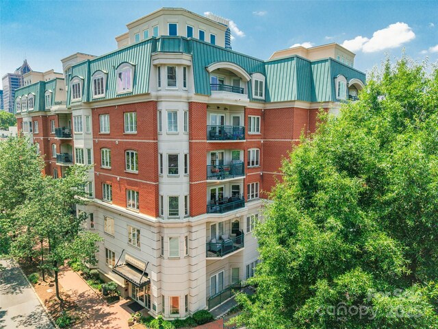 401 N Church St Unit 201, Charlotte, NC 28202 - photo 4