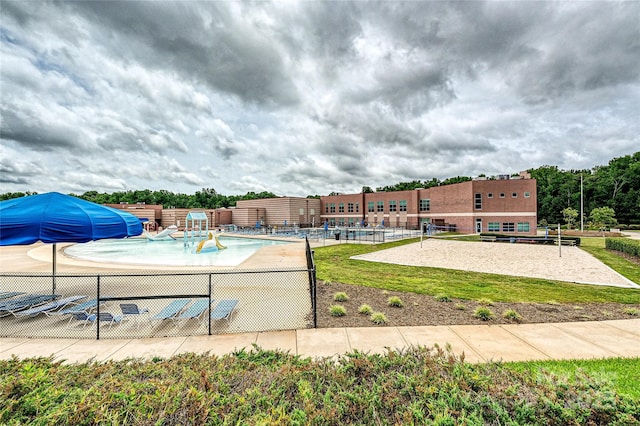 10022 Wayfair Meadow Ct, Charlotte, NC 28277 - community pool with volleyball court