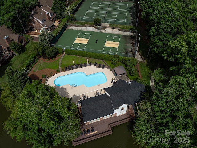 5104 Top Seed Ct, Charlotte, NC 28226 - aerial view of property and surrounding area featuring a pool area