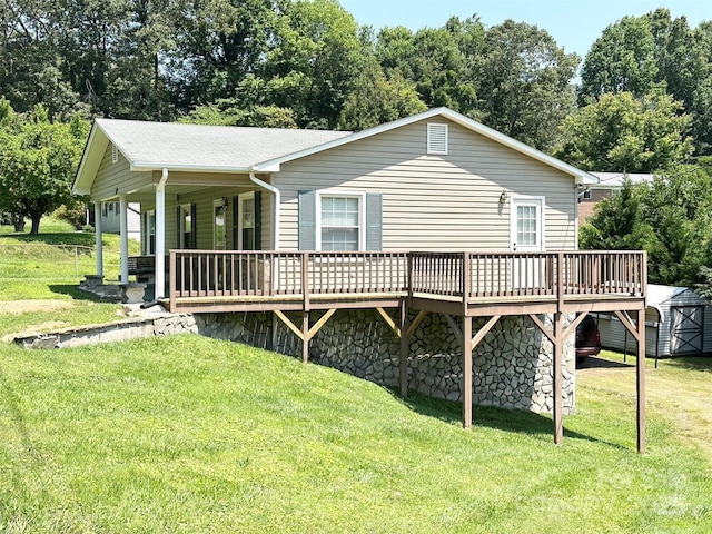 820 NE Seehorn St NE, Lenoir, NC 28645 - view of front of property featuring a front lawn and a deck