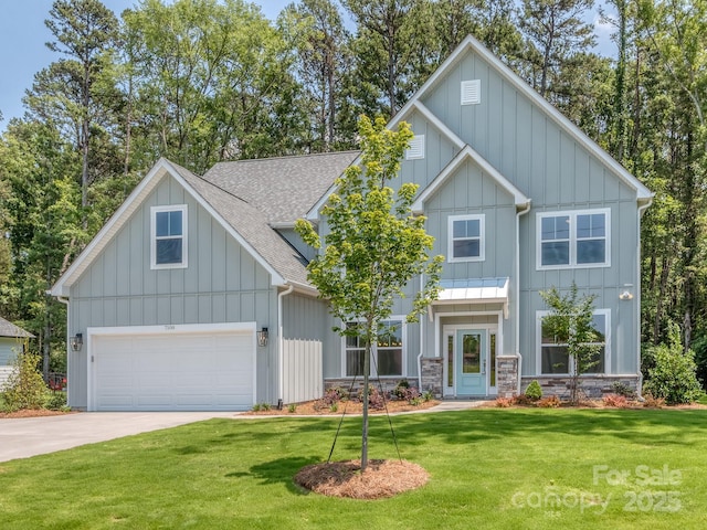7108 Hambright Rd, Huntersville, NC 28078 - view of front of property with driveway, roof with shingles, board and batten siding, and a front yard