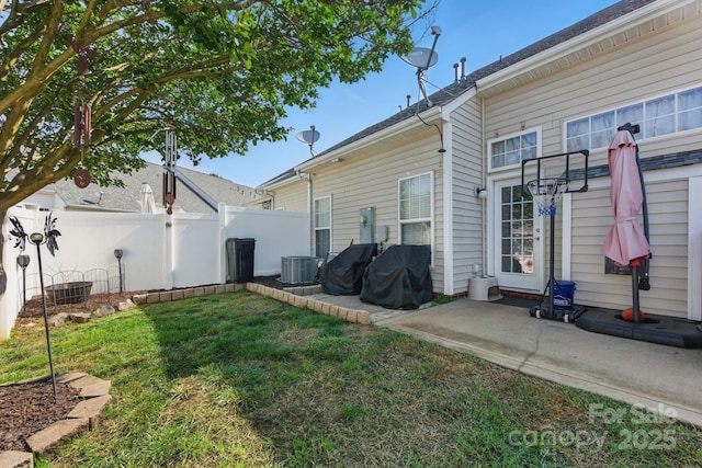 158 Snead Rd, Fort Mill, SC 29715 - fenced backyard featuring a patio area