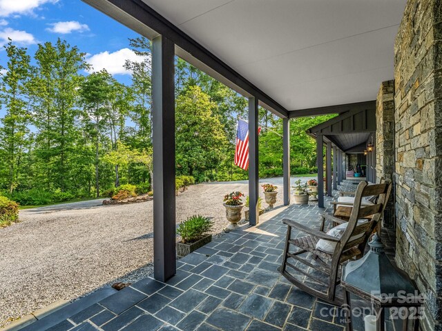 11 Hearthstone Ln, Landrum, SC 29356 - photo 11