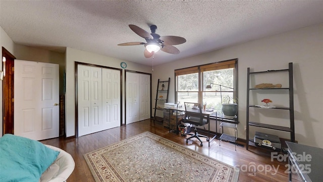 4920 Surfwood Dr, Sherrills Ford, NC 28673 - home office featuring a ceiling fan, wood finished floors, a textured ceiling, and baseboards