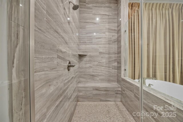 513 Meadow Ridge Dr, Belmont, NC 28012 - full bathroom with a tile shower