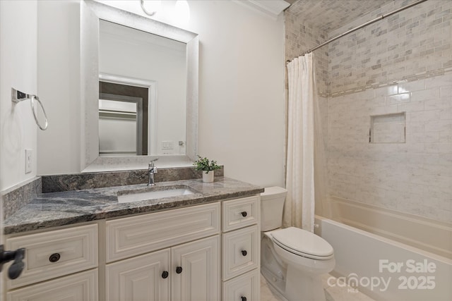1501 Alydar Ct, Waxhaw, NC 28173 - full bathroom featuring toilet, vanity, and shower / tub combo with curtain