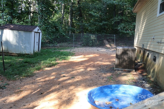 226 Lake Sylvia Rd, Lincolnton, NC 28092 - view of yard with a shed