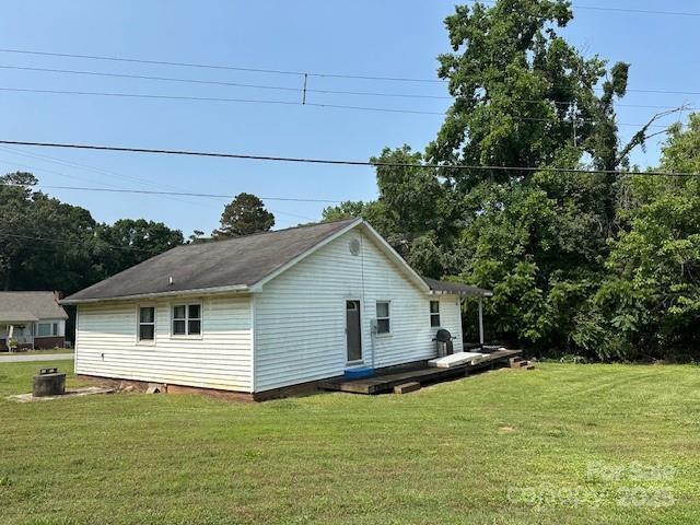 103 New Bethel Church Rd, Lawndale, NC 28090 - back of property with a yard