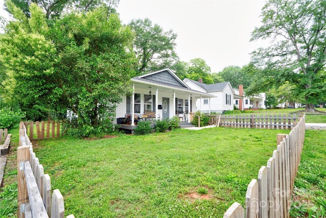 812 Kings Rd, Shelby, NC 28150 - view of front of home featuring a porch and board and batten siding