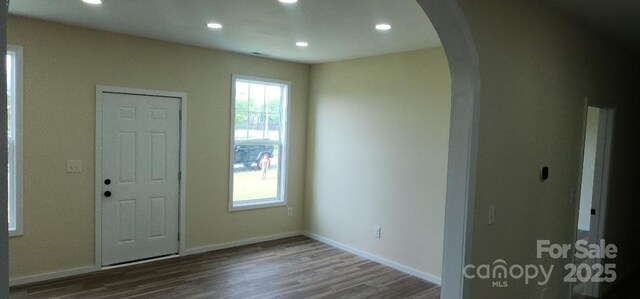 306 E Ratchford Ave, Gastonia, NC 28054 - entryway featuring arched walkways, wood finished floors, recessed lighting, and baseboards