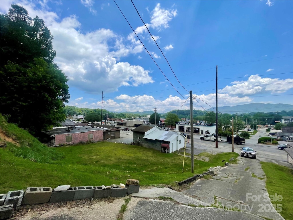 31 Paralee Ln, Waynesville, NC 28786