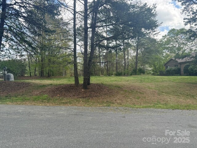 8457 Marina Ln, Catawba, NC 28609