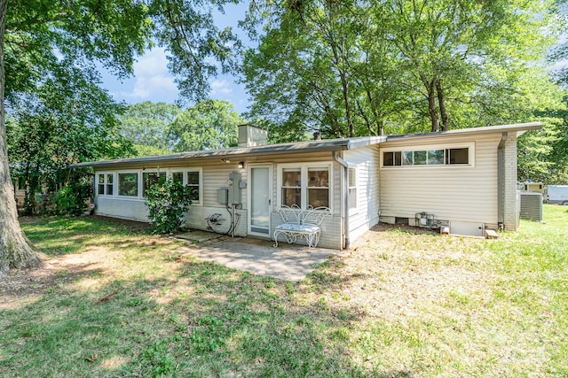 5742 Murrayhill Rd, Charlotte, NC 28210 - single story home with a front yard and a patio area