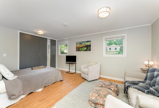4014 Sulkirk Rd, Charlotte, NC 28210 - bedroom featuring light wood-style floors and crown molding
