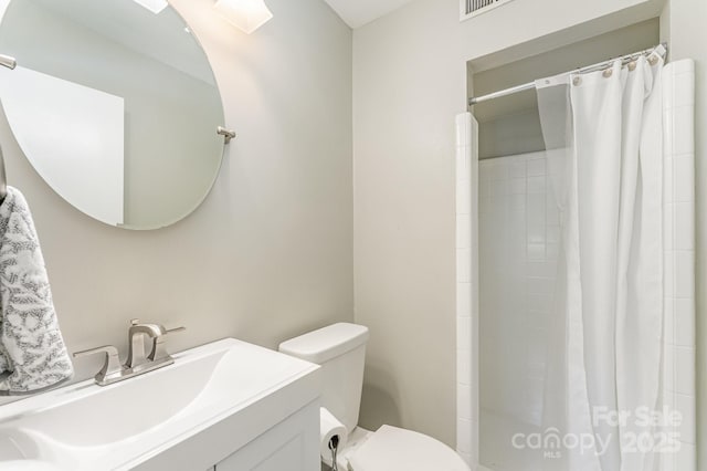 4014 Sulkirk Rd, Charlotte, NC 28210 - bathroom featuring vanity and a shower with curtain