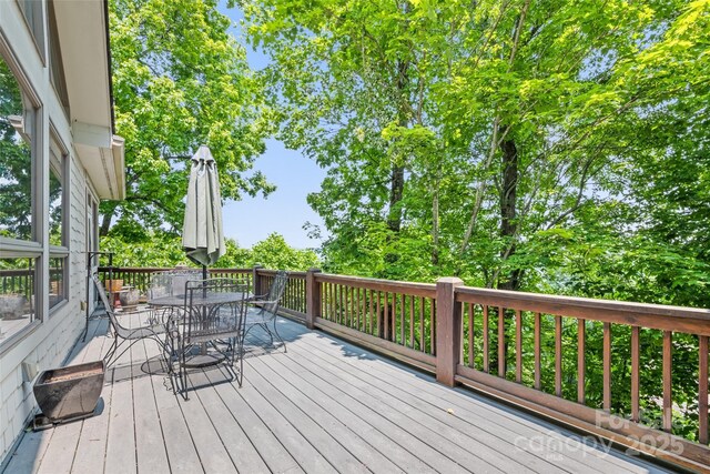 102 Coyote Rdg, Maggie Valley, NC 28751 - deck with outdoor dining area