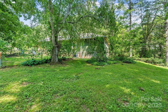14 Luckenbach Dr, Fairview, NC 28730 - view of yard