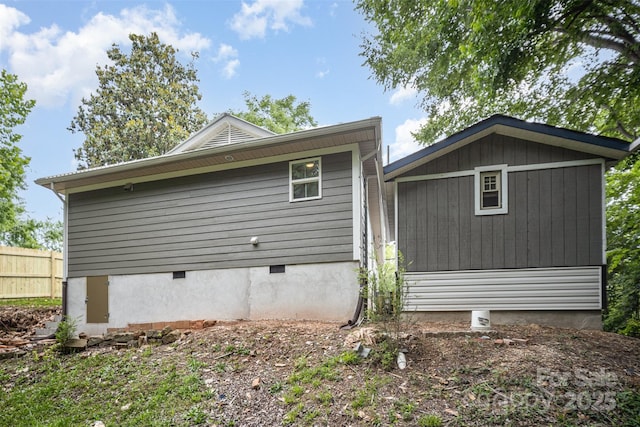 952 Salisbury St, Wadesboro, NC 28170 - view of side of home featuring crawl space