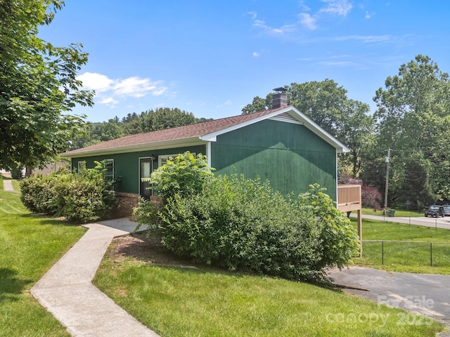 520 Forest St, Mars Hill, NC 28754 - view of front facade featuring a chimney