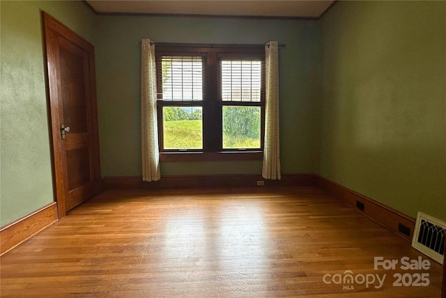 4320 Pisgah Dr, Canton, NC 28716 - unfurnished room featuring light wood finished floors and baseboards