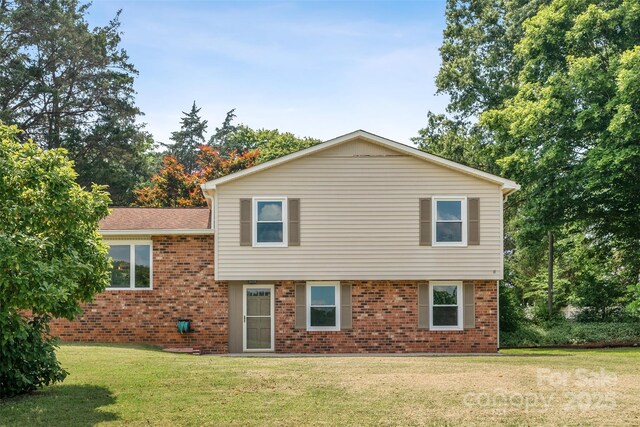 4980 Murray Rd, Winston Salem, NC 27106 - tri-level home with brick siding and a front lawn