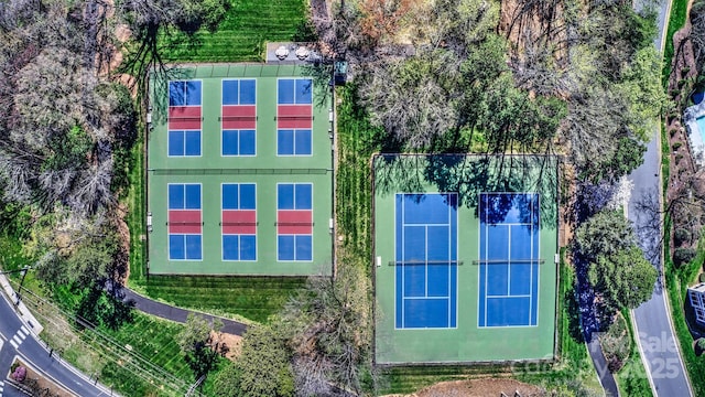 1038 SW Dr, Davidson, NC 28036 - aerial view of property and surrounding area