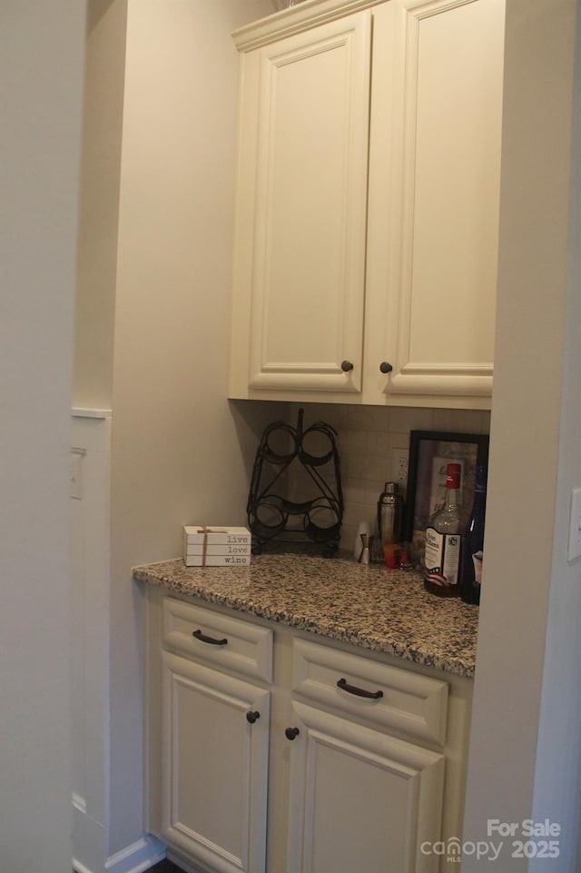 858 Oak Manor Dr SE, Concord, NC 28025 - bar featuring tasteful backsplash