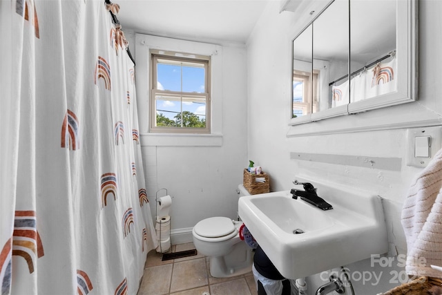 1008 Valley St, Kannapolis, NC 28081 - full bathroom with tile patterned floors and curtained shower