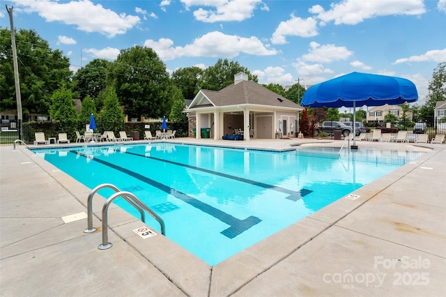 10410 Bradstreet Commons Way, Charlotte, NC 28215 - community pool with a patio area