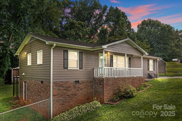 146 Duff St, Gastonia, NC 29715 - ranch-style house with covered porch and a front yard