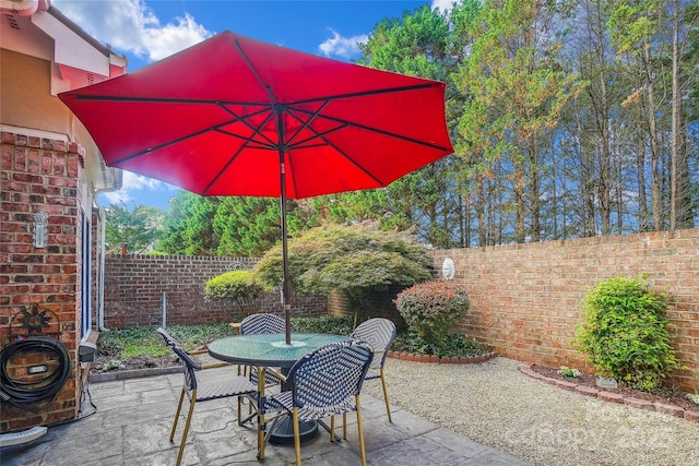 11234 Villa Trace Pl, Charlotte, NC 28277 - fenced backyard with outdoor dining space and a patio area