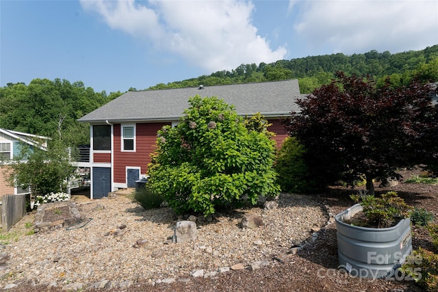 26 Byrdcliffe Ln, Asheville, NC 28805 - view of side of home featuring a shingled roof