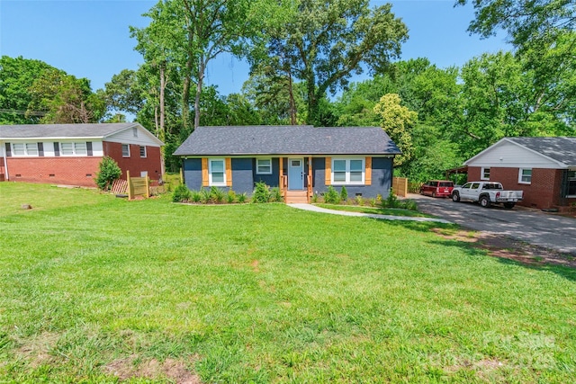 2116 Eastway Dr, Charlotte, NC 28205 - ranch-style home with a front yard and driveway