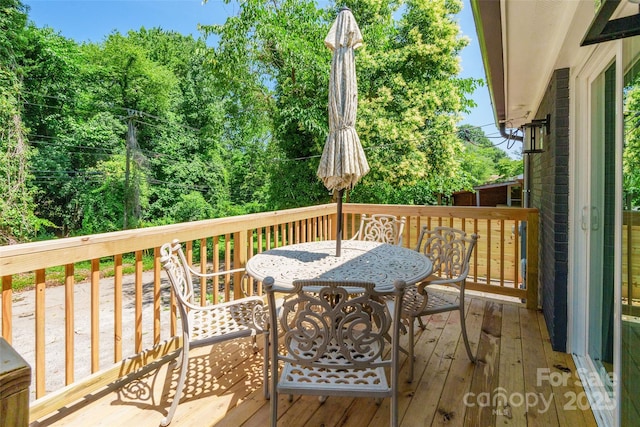 2116 Eastway Dr, Charlotte, NC 28205 - deck with outdoor dining area