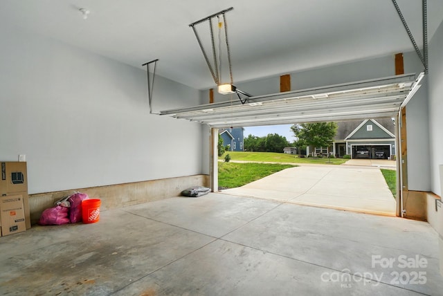 18619 Mainsail Ct, Lancaster, SC 29720 - view of garage